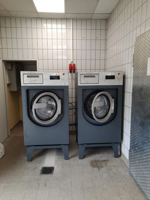 LHWIR Wäscherei Neue Waschmaschinen + Trockner